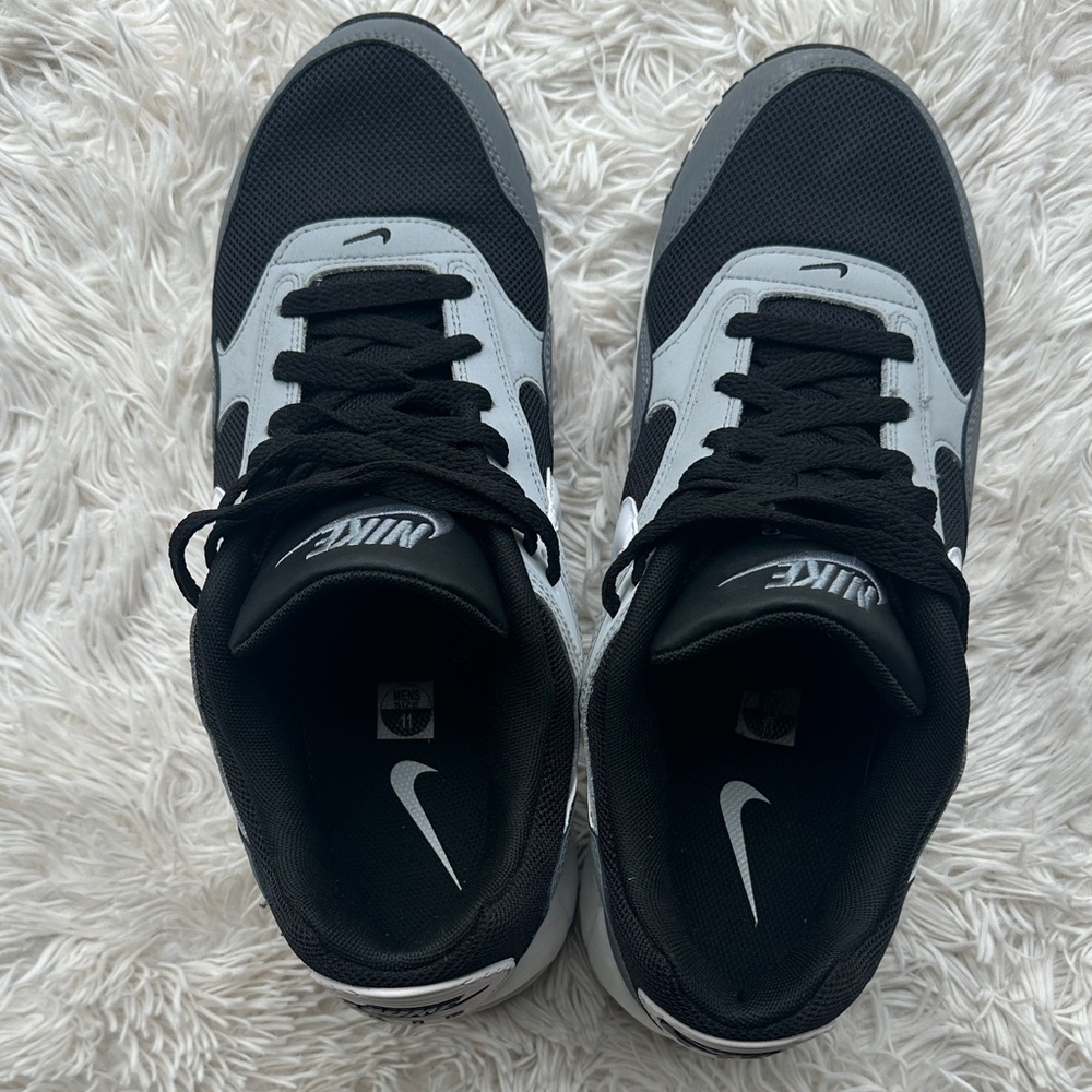 Nike Dual-Tone Black and Gray Sneakers - Picture 6 of 8